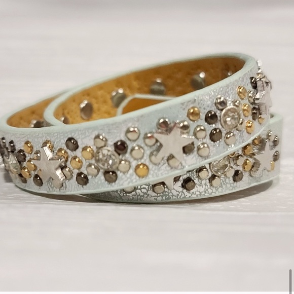 Star Rhinestone Leather Wrap Bracelet - Picture 2 of 7